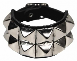 Armband aus 2 Reihen Pyramidennieten - LDGA145